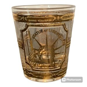 Vintage Culver 22KT Gold statue of liberty souvenir shot Glass.
